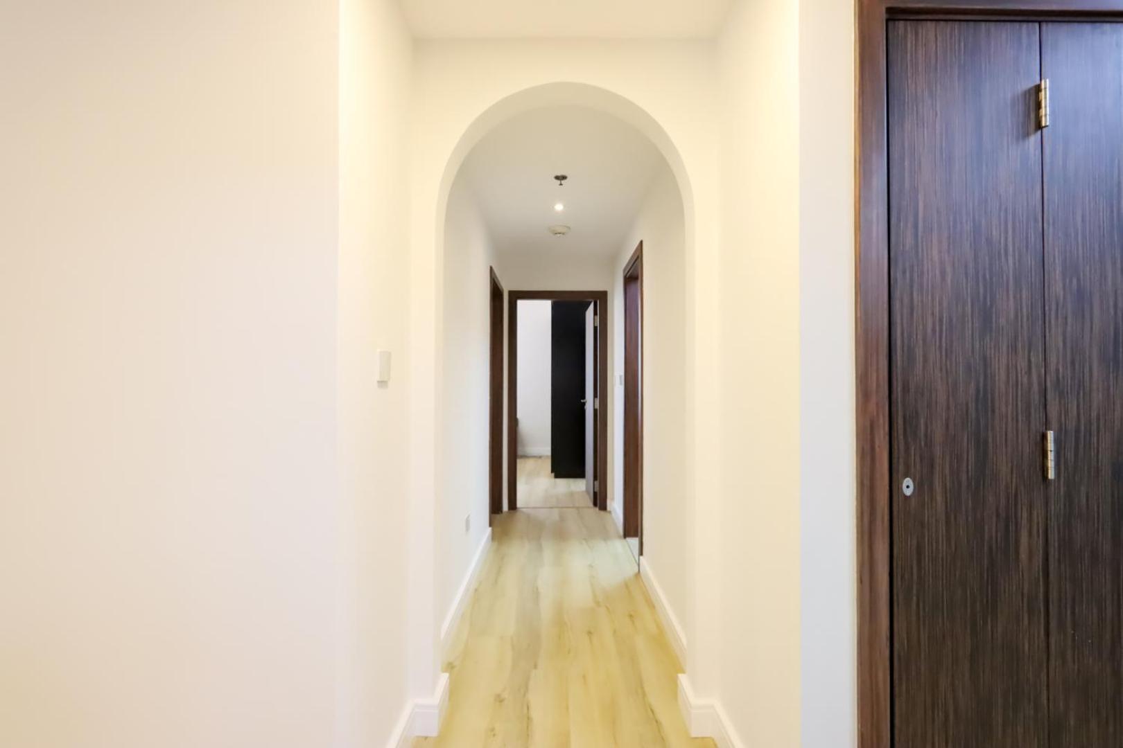 Livbnb- Stylish 2bhk In Jbr Access Apartment