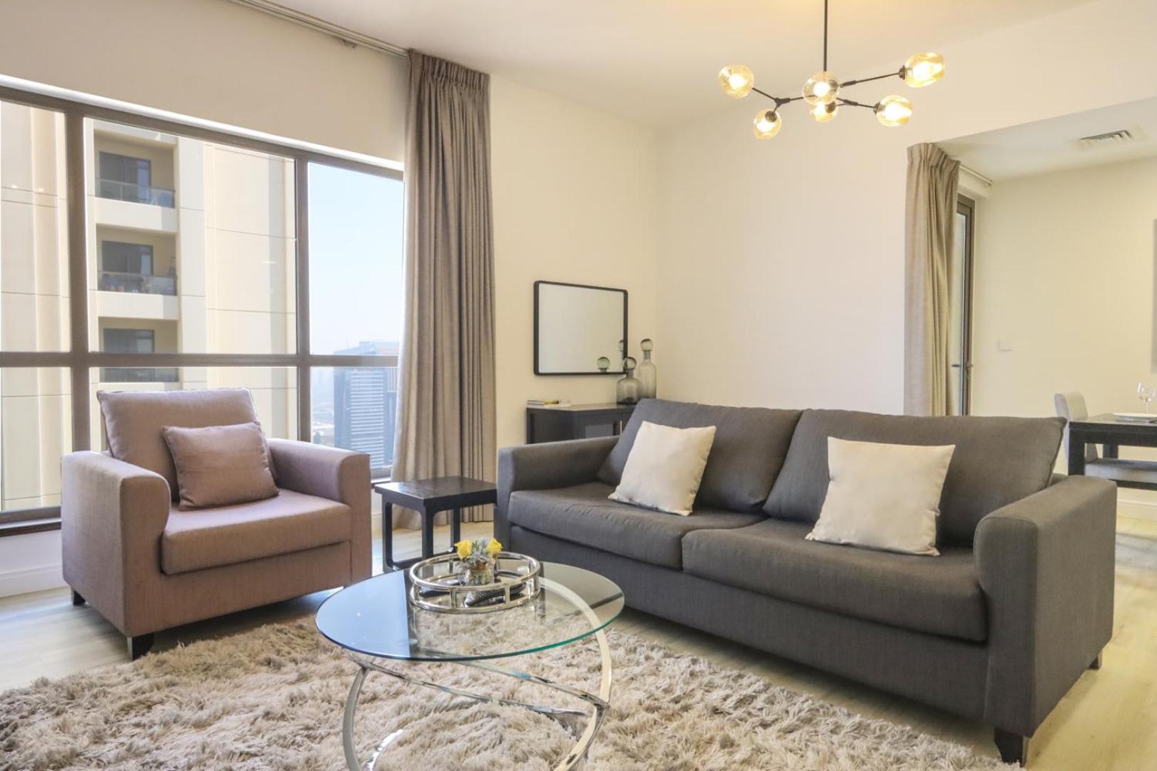 Livbnb- Stylish 2bhk In Jbr Access Apartment Dubai