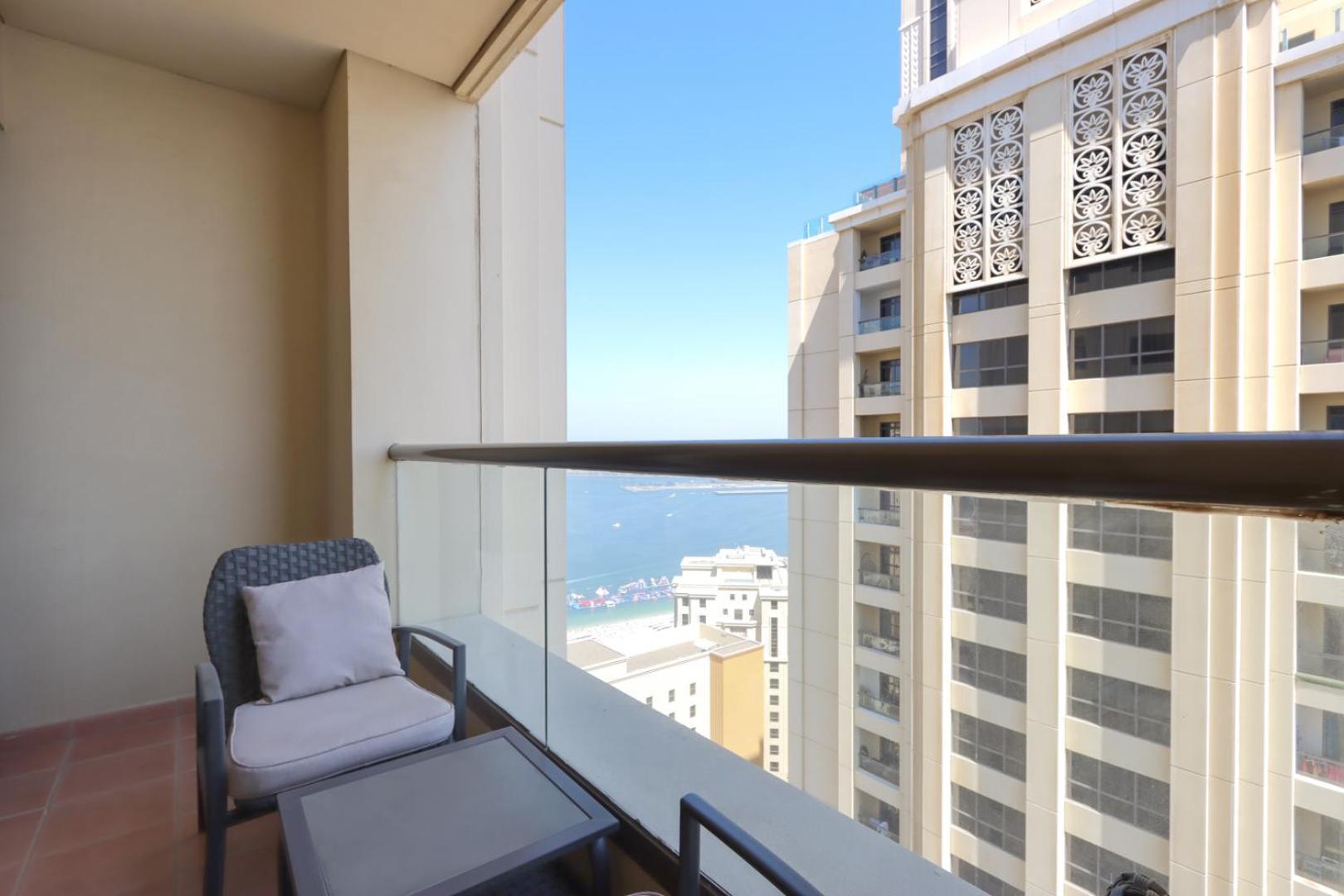 Livbnb- Stylish 2bhk In Jbr Access Dubai