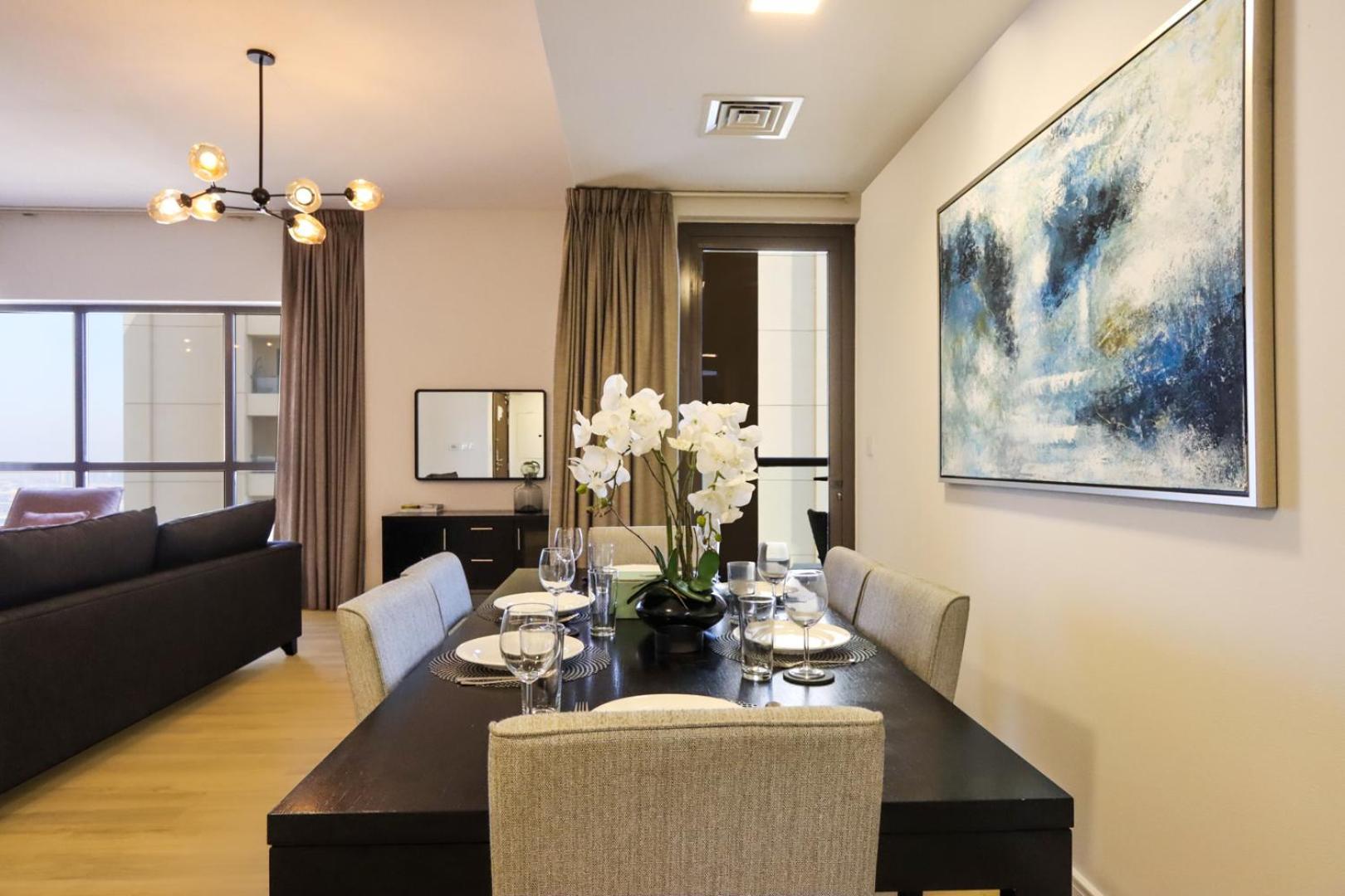 Livbnb- Stylish 2bhk In Jbr Access Apartment