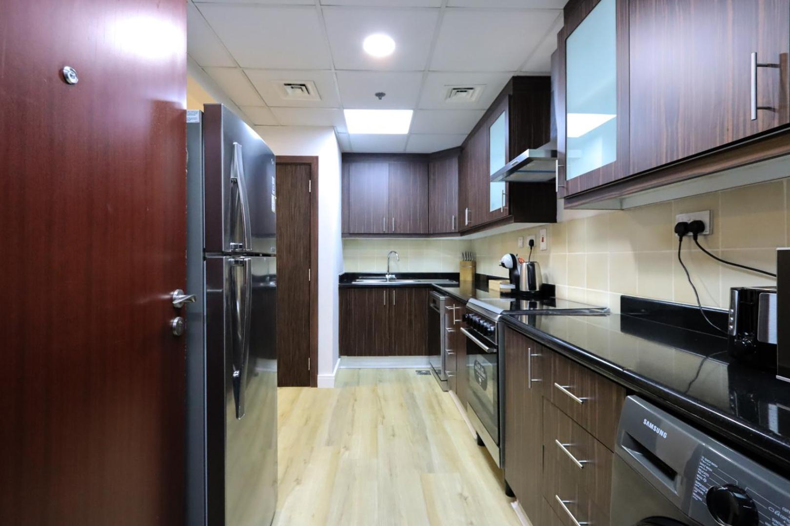 Livbnb- Stylish 2bhk In Jbr Access