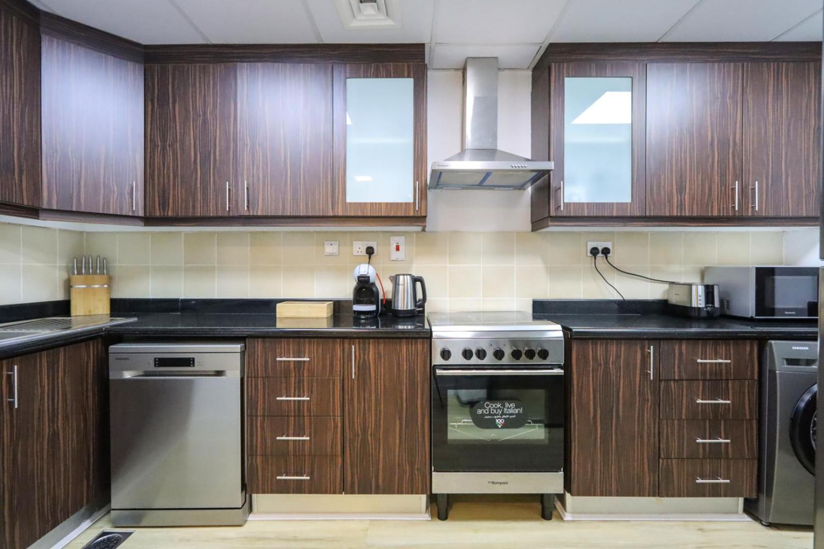 Livbnb- Stylish 2bhk In Jbr Access Apartment
