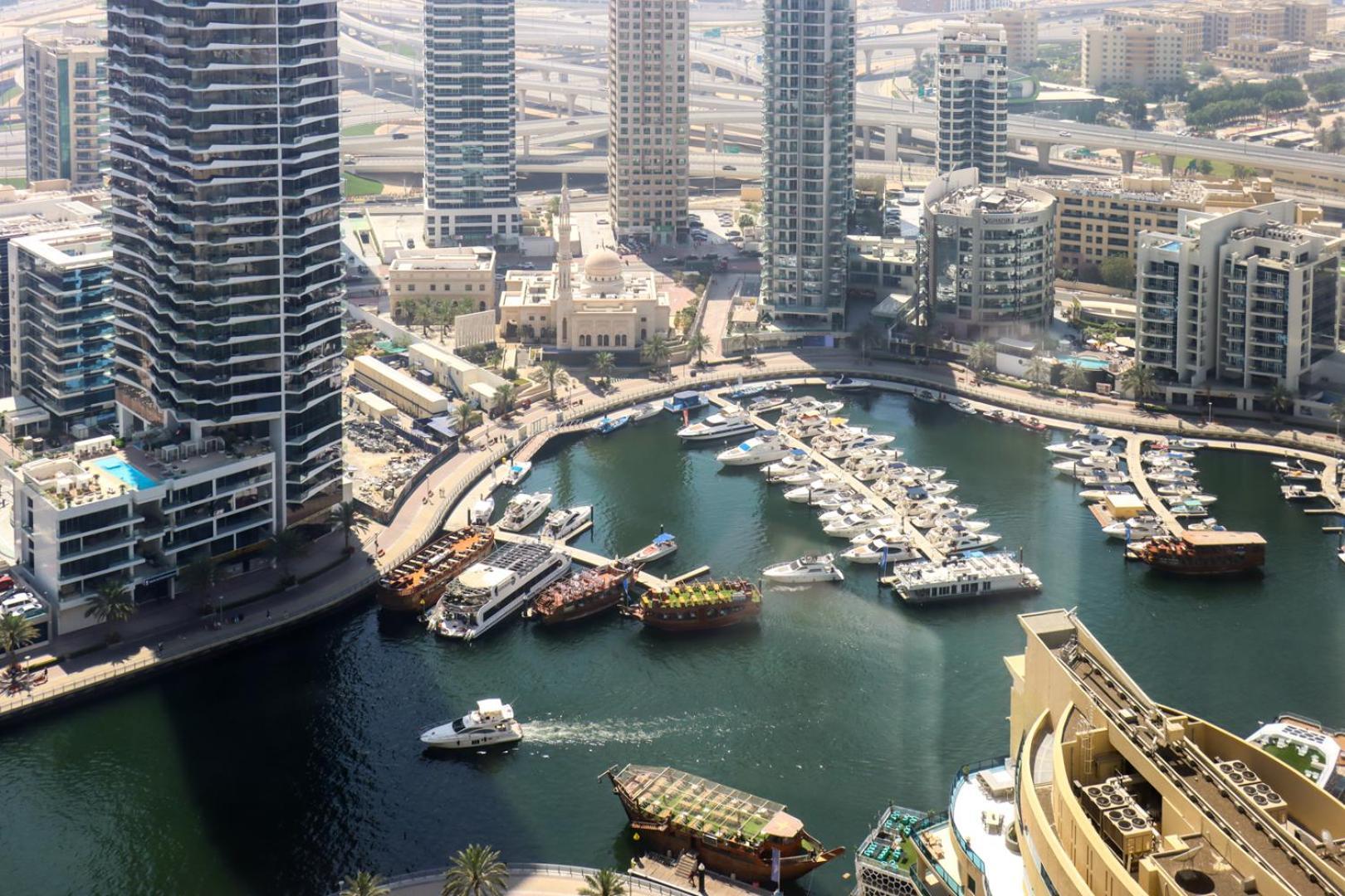 Livbnb- Stylish 2bhk In Jbr Access Apartment Dubai