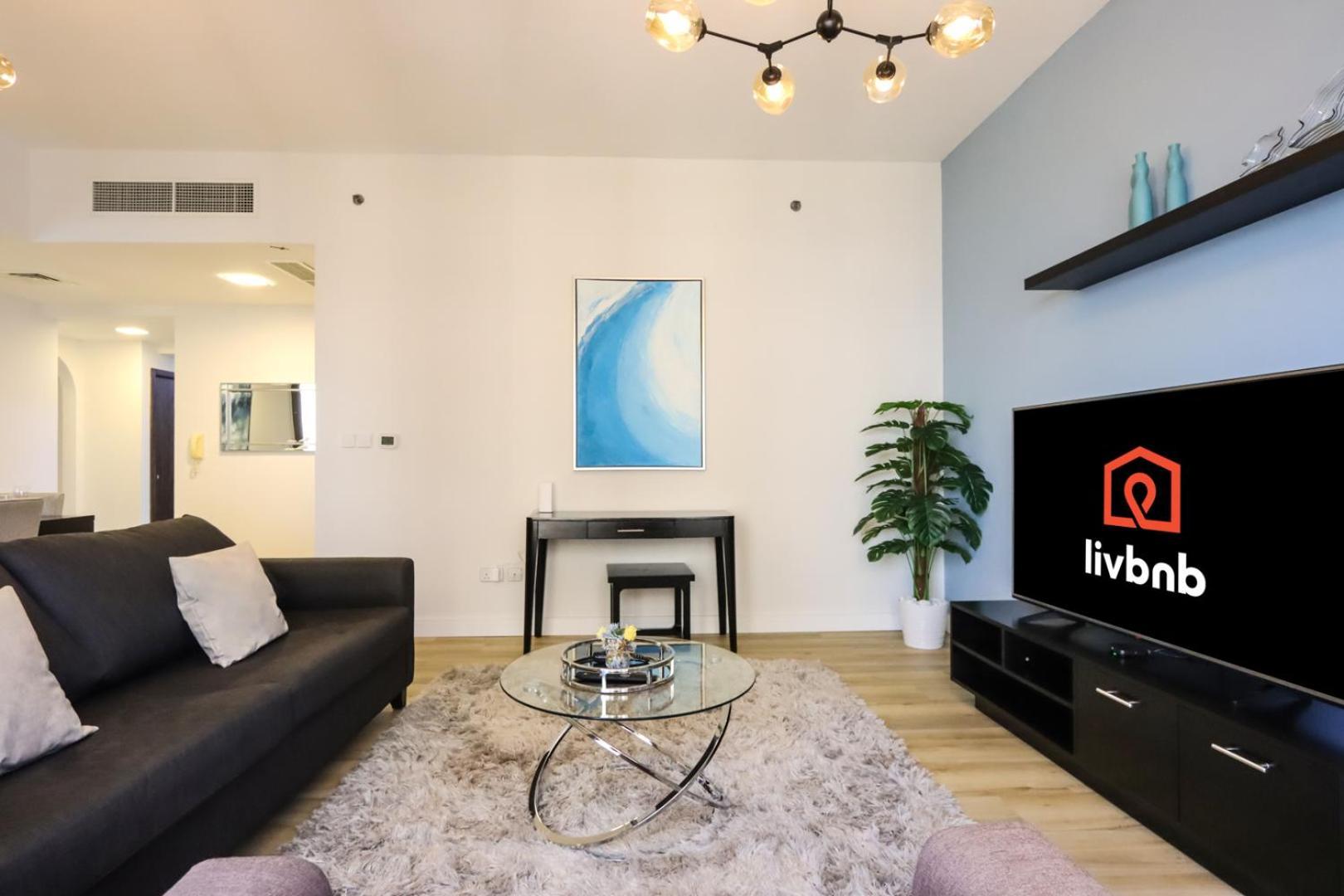 Livbnb- Stylish 2bhk In Jbr Access