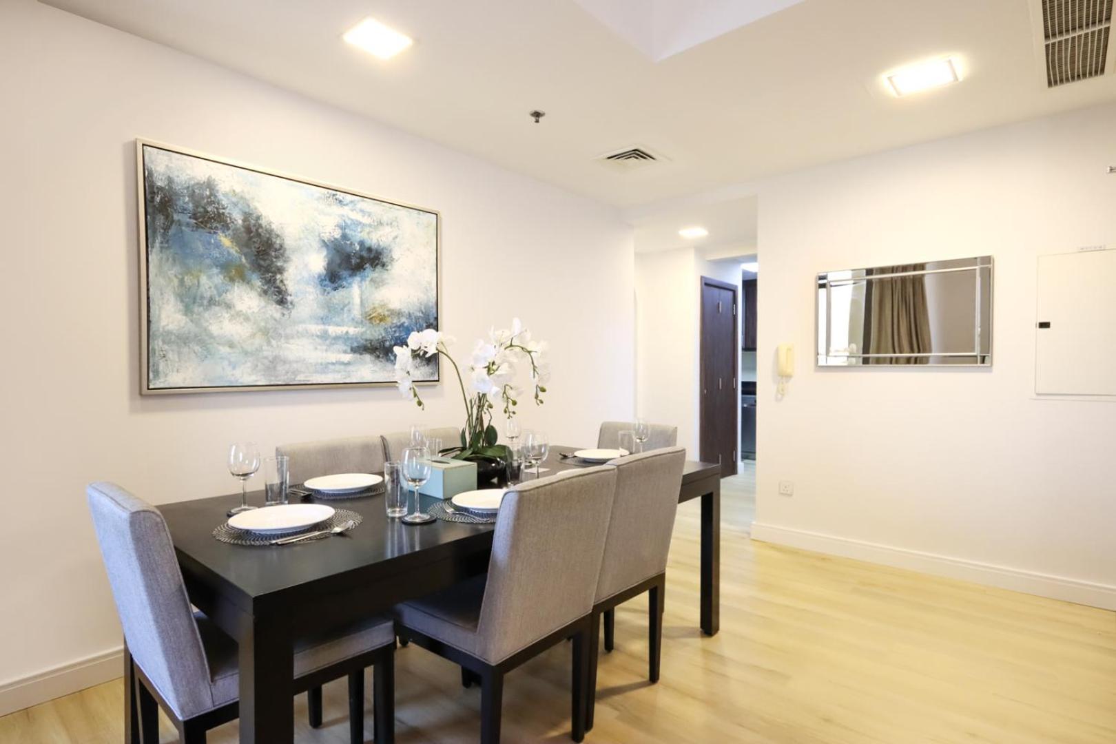 Livbnb- Stylish 2bhk In Jbr Access *